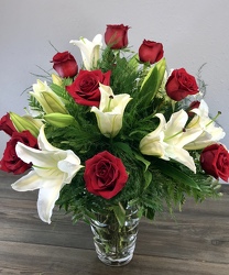 Laguna Crystal Rose and Oriental Lily Flower Power, Florist Davenport FL